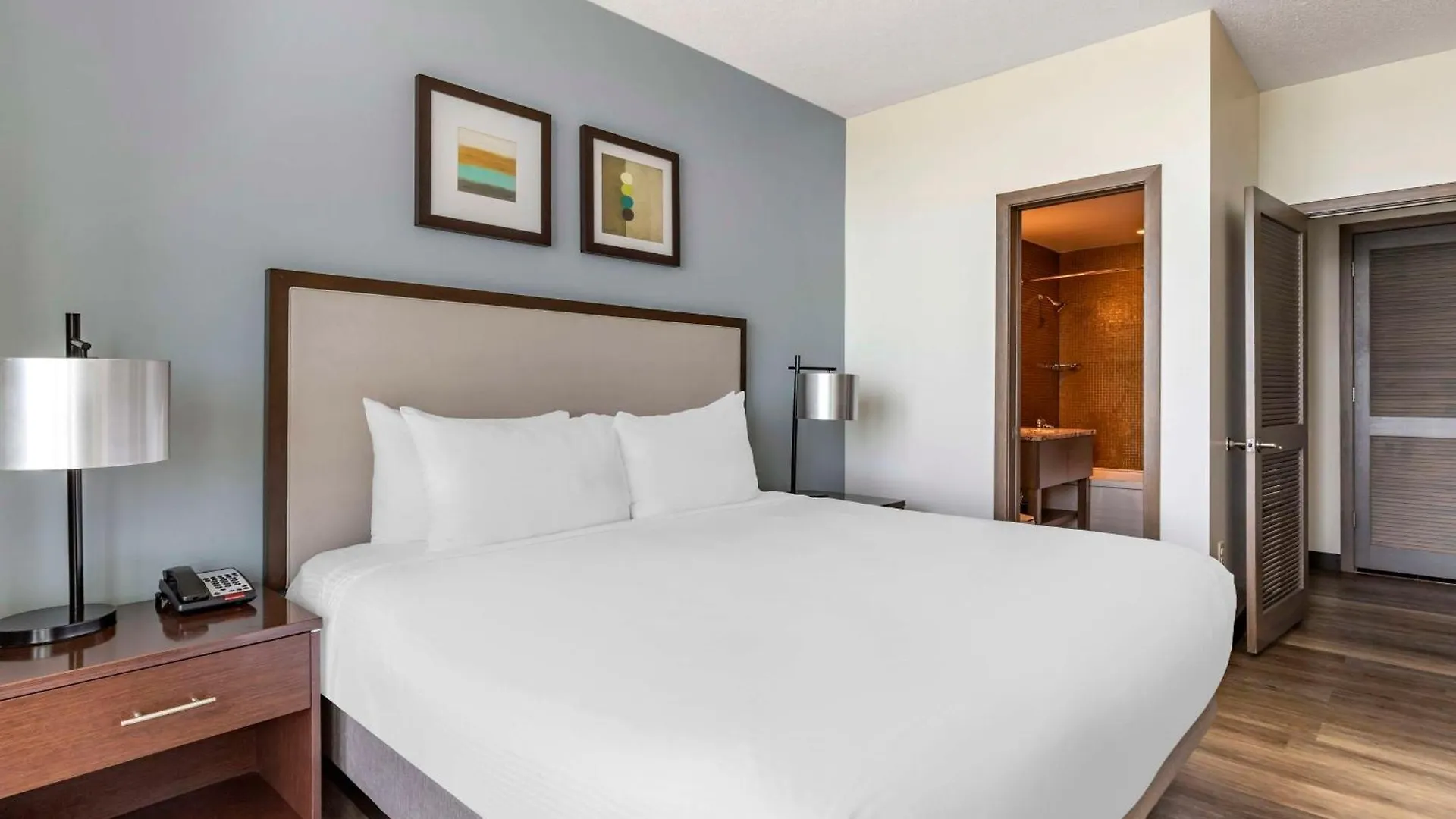 Hilton Vacation Club Oceanaire Virginia Beach Resort